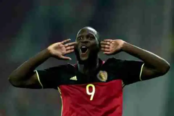 Manchester United Fans Sing for Lukaku